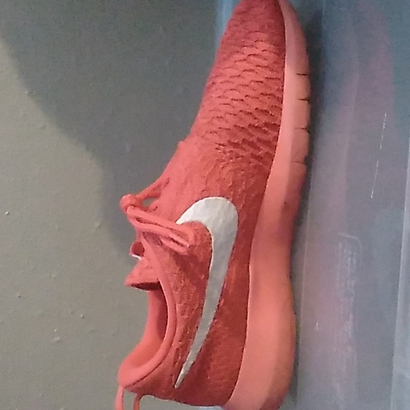 Nike Roshe - Picture 3 of 7